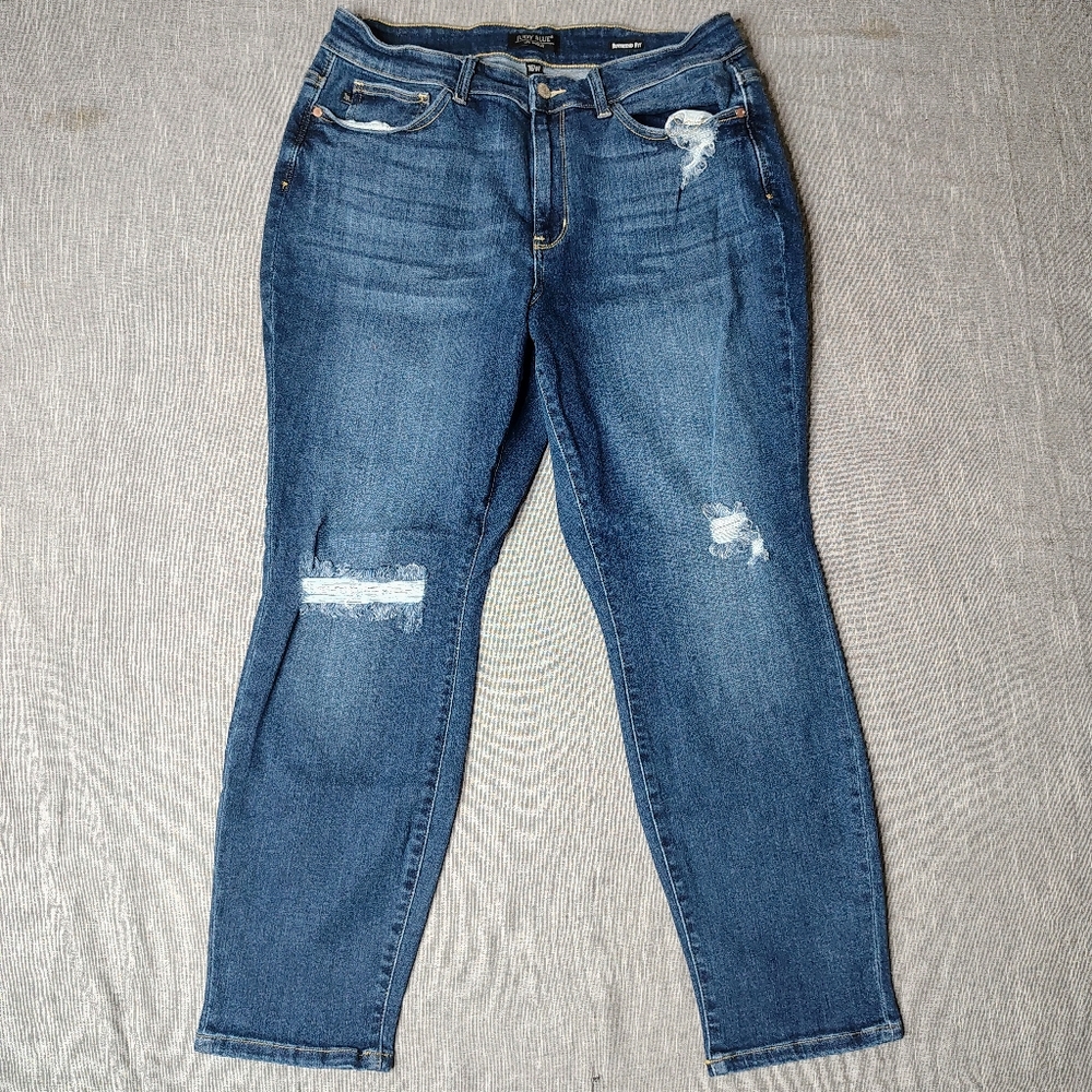Judy Blue Women's Boyfriend Jeans - Distressed Blue